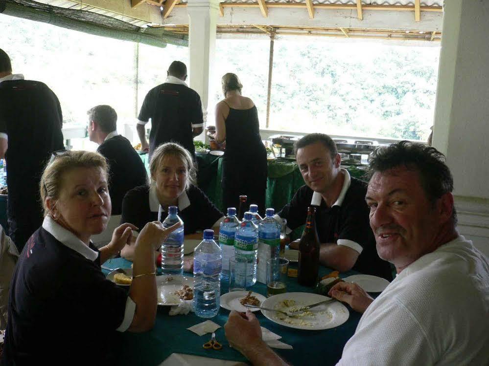 River Garden Resort เบลิฮุล โอยา ภายนอก รูปภาพ